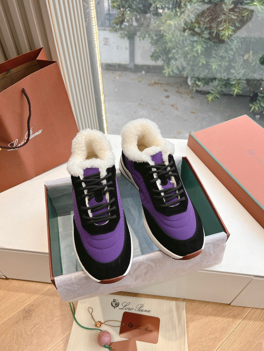 LP Weekend Walk Sneaker Black Purple Fur Suede 549512