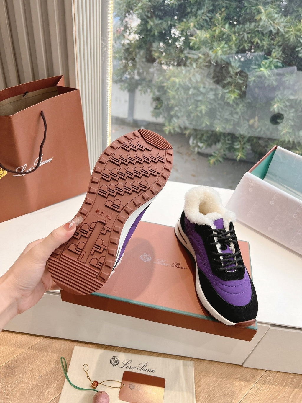 LP Weekend Walk Sneaker Black Purple Fur Suede 549512