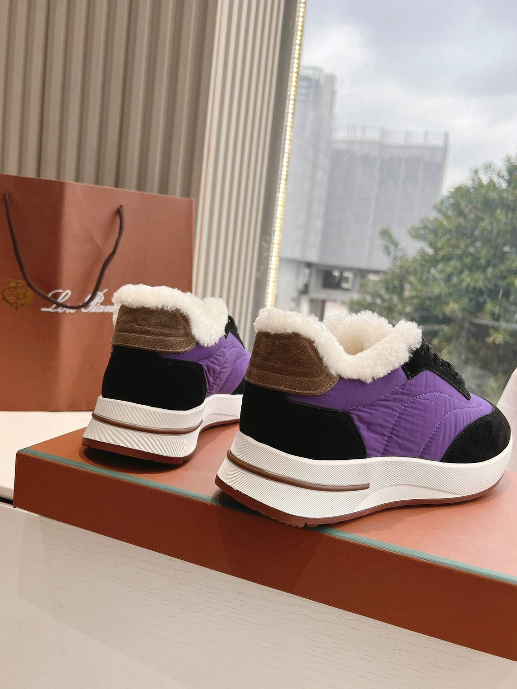 LP Weekend Walk Sneaker Black Purple Fur Suede 549512