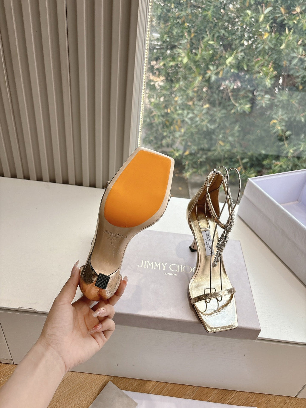 Jimmy 25 Verity Sandal 70 Gold Cowhide Patent Leather 547693