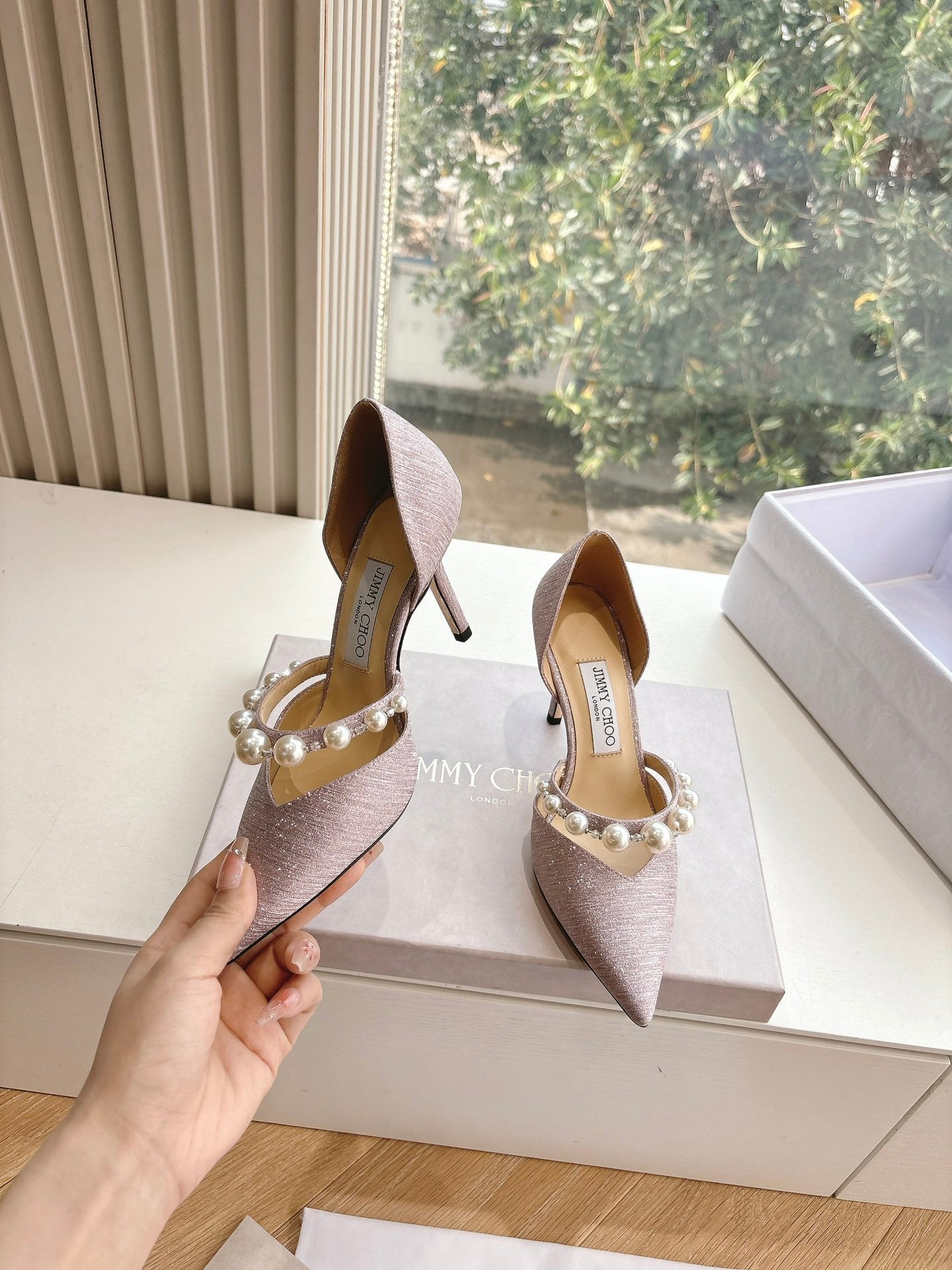 Jimmy Aureli Pearl-embellished Pumps 85mm Muted Pink Glitter 547688