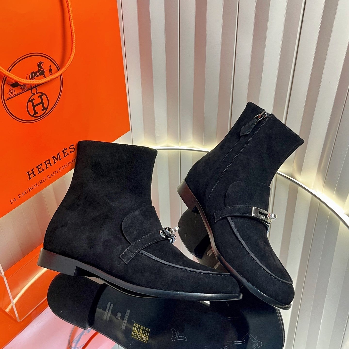 HM 25s Kelsy Ankle Boot Black Suede 548463