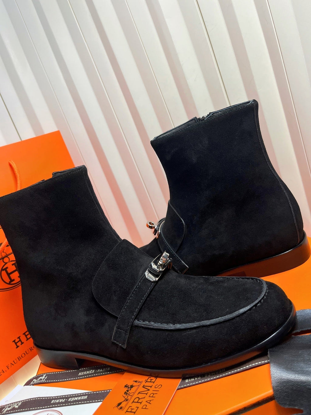 HM 25s Kelsy Ankle Boot Black Suede 548463
