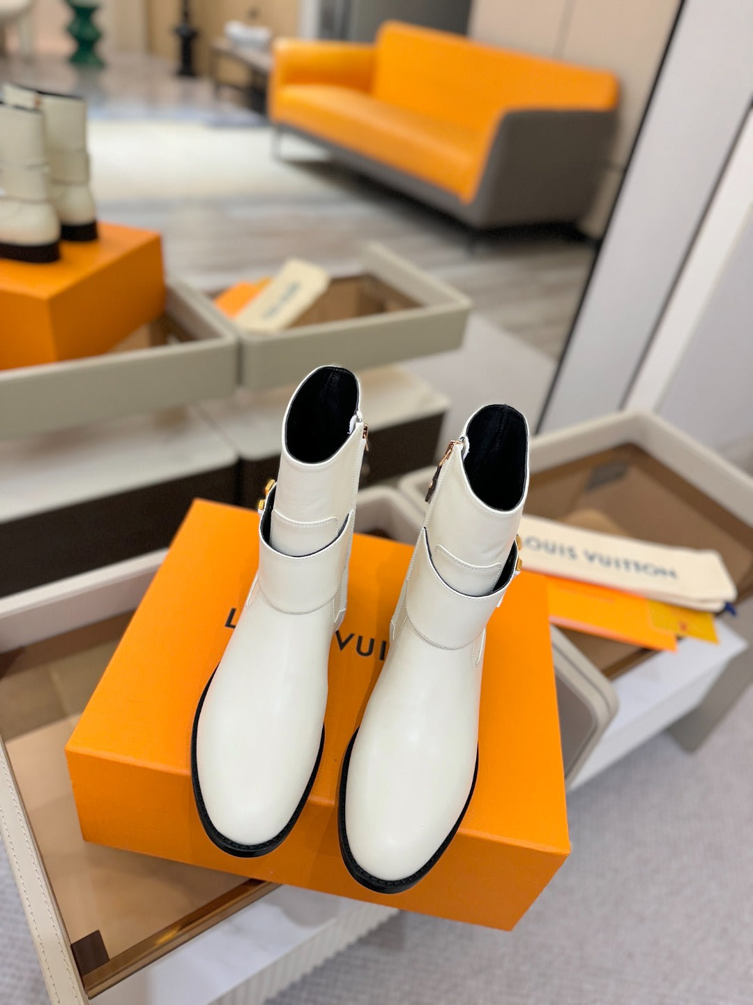 LV Midtown Flat Ankle Boot Light Off White Cowhide 574328