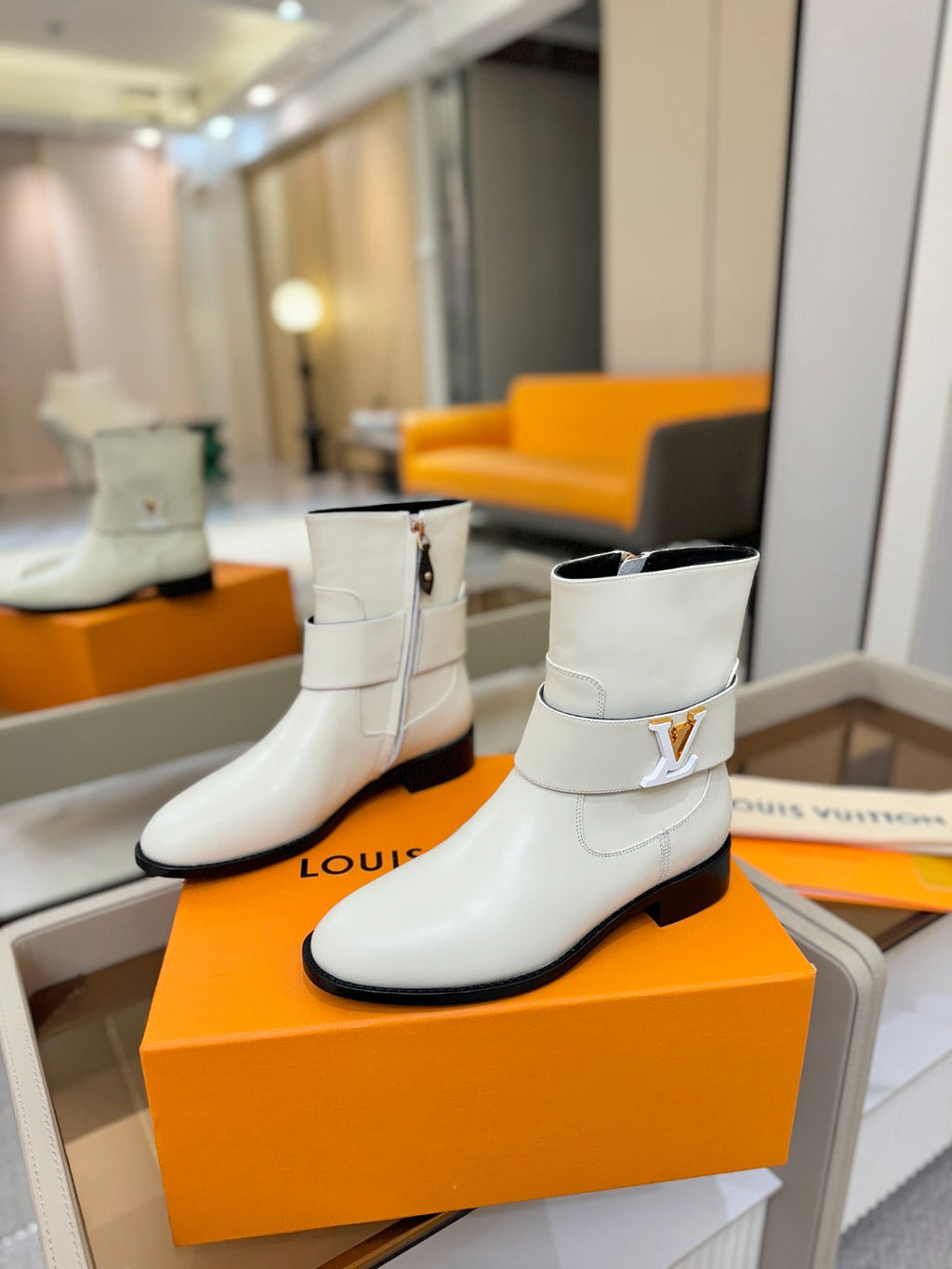 LV Midtown Flat Ankle Boot Light Off White Cowhide 574328