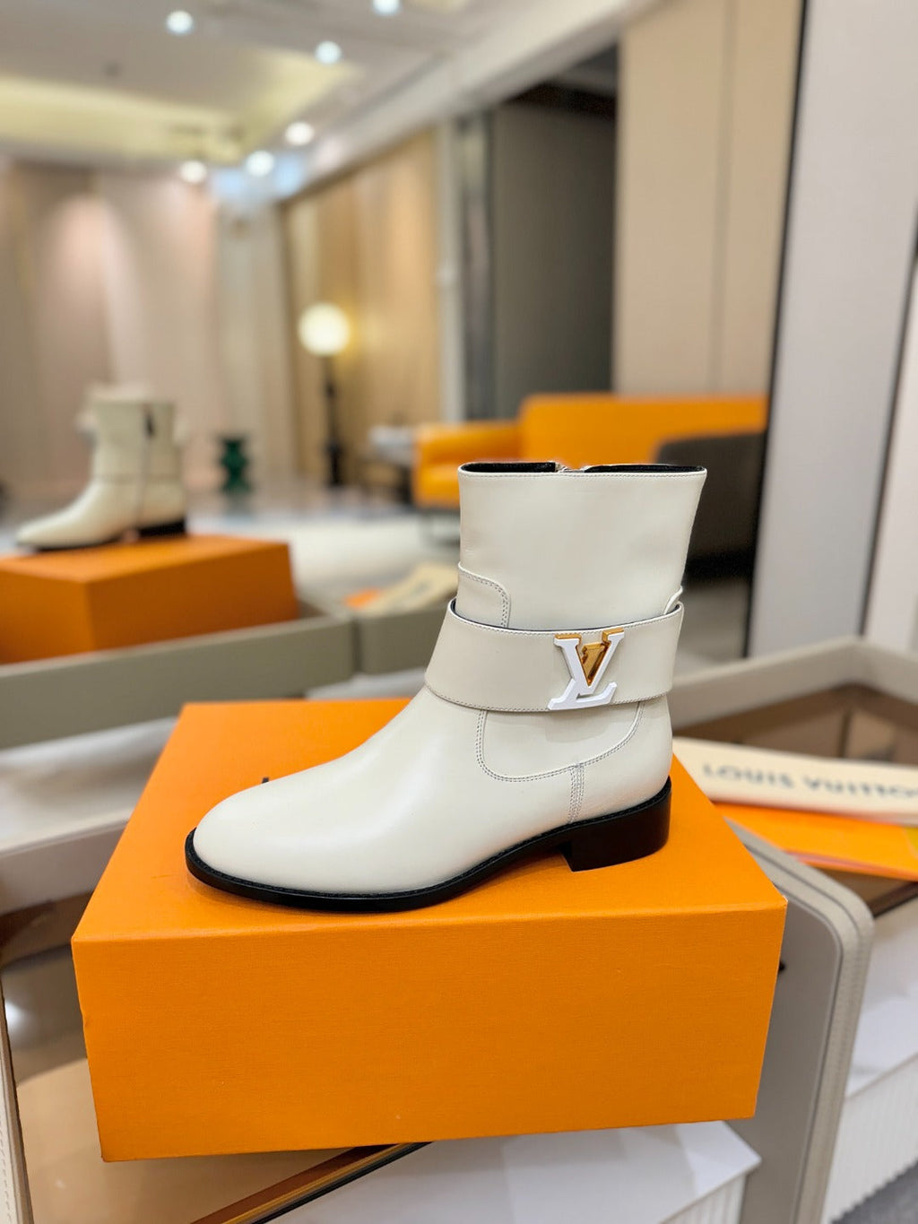 LV Midtown Flat Ankle Boot Light Off White Cowhide 574328