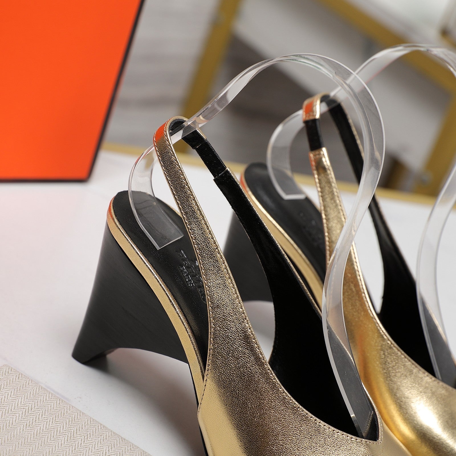 HM  Classic High-Heeled Slingback 70mm Golden Sheepskin 547639