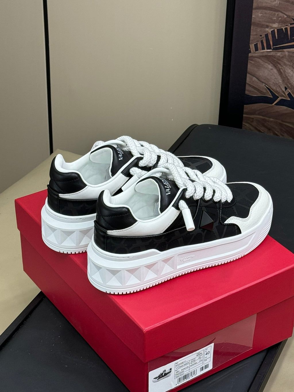 VT 2025 Pattern Sneakers Black White Cowhide 548579