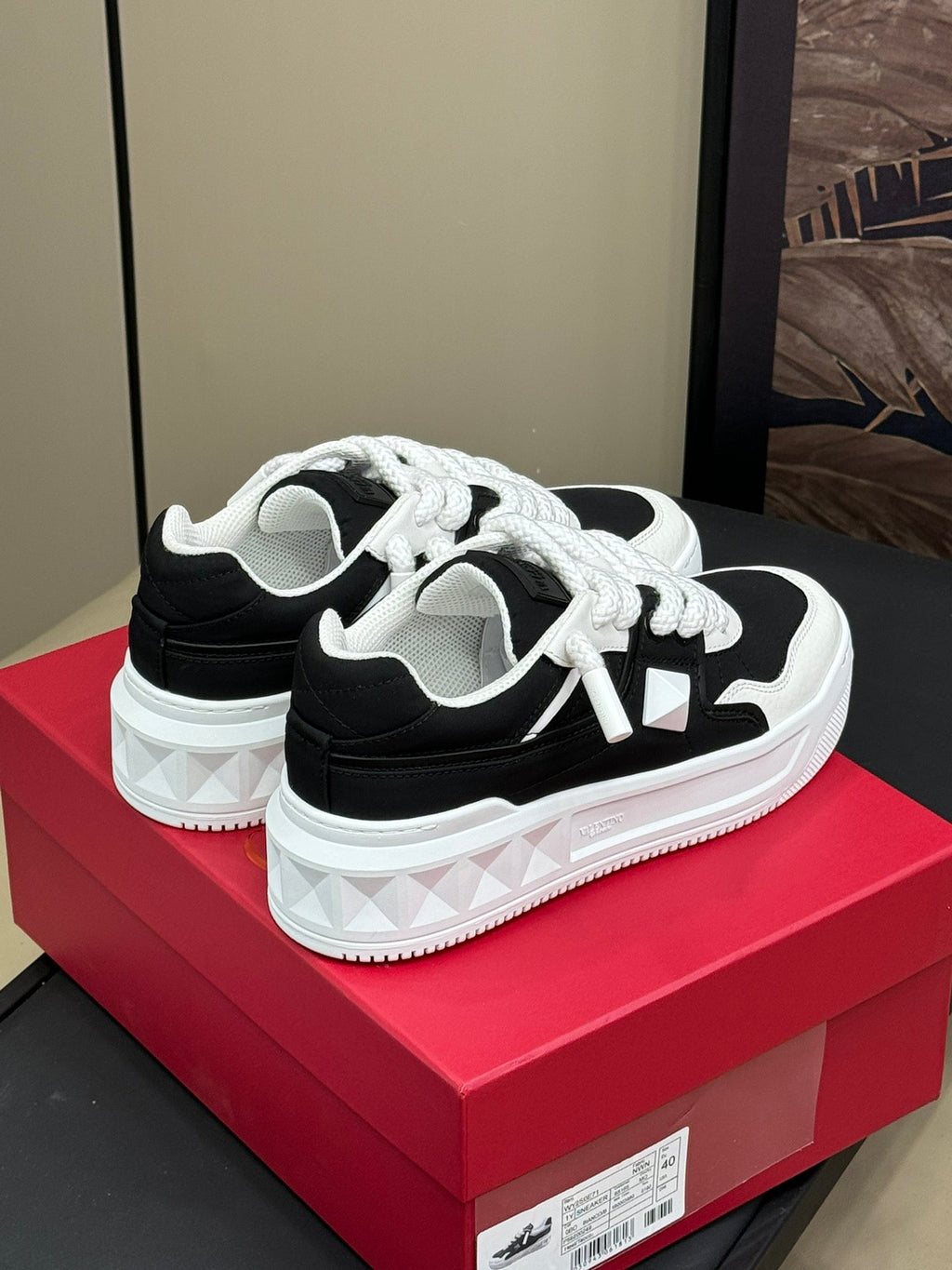 VT 2025 Sneakers Black White Cowhide 548580