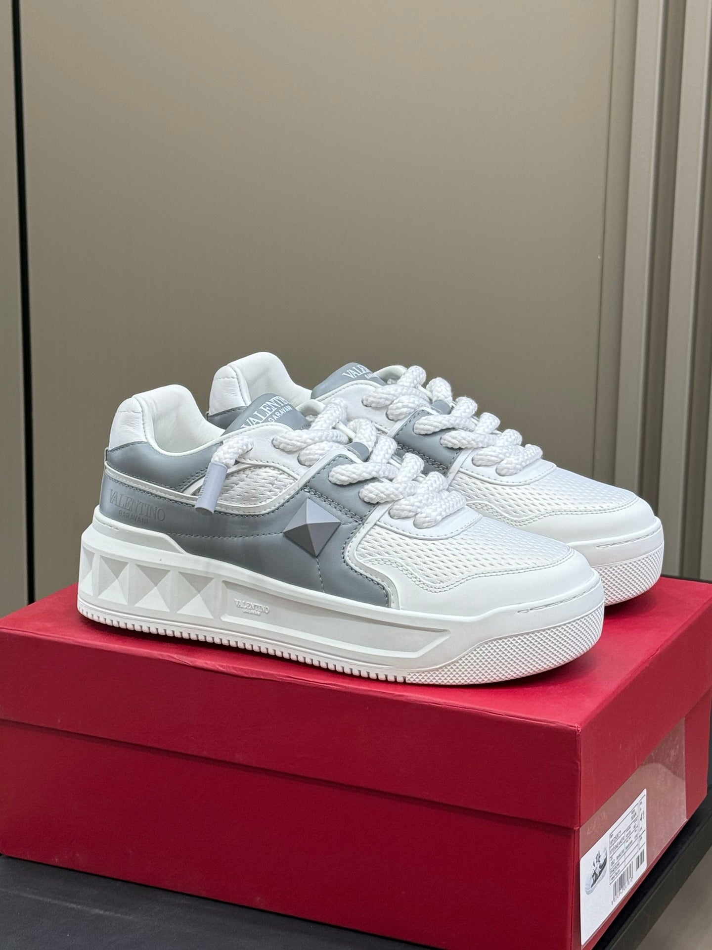 VT 2025 Sneakers White Light Gray Frabic Cowhide 548575