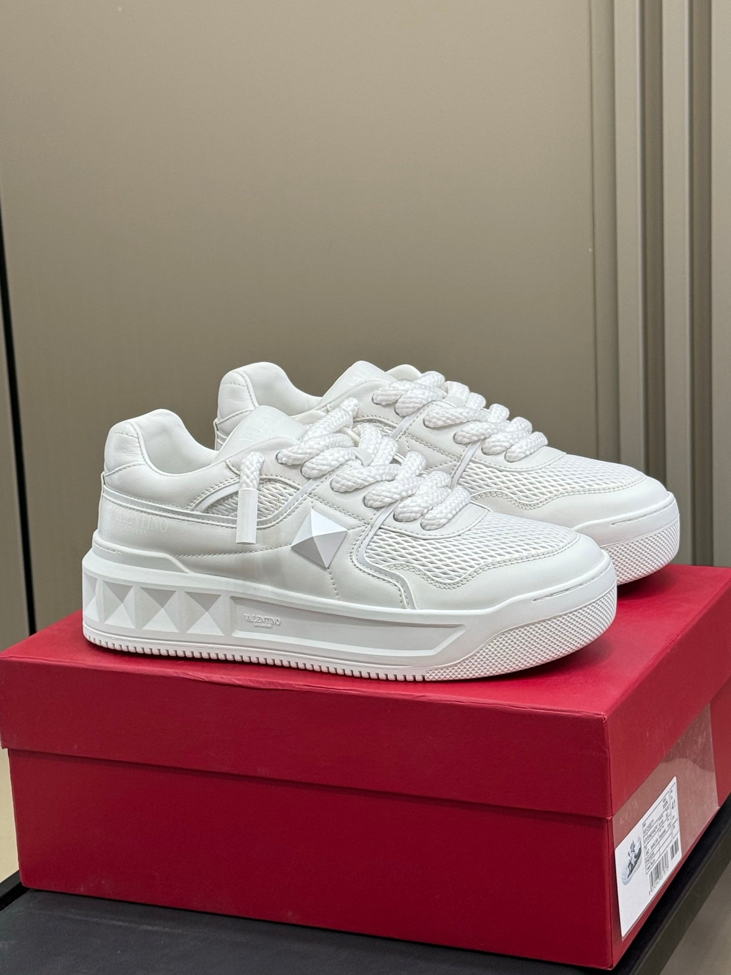 VT 2025 Sneakers White Frabic Cowhide 548577