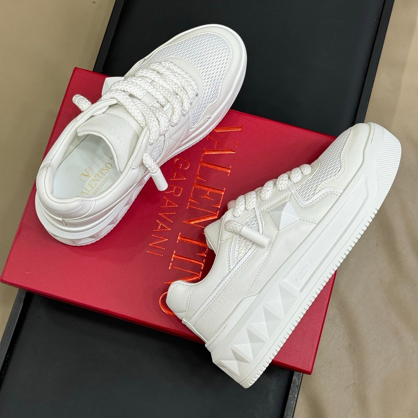 VT 2025 Sneakers White Frabic Cowhide 548577