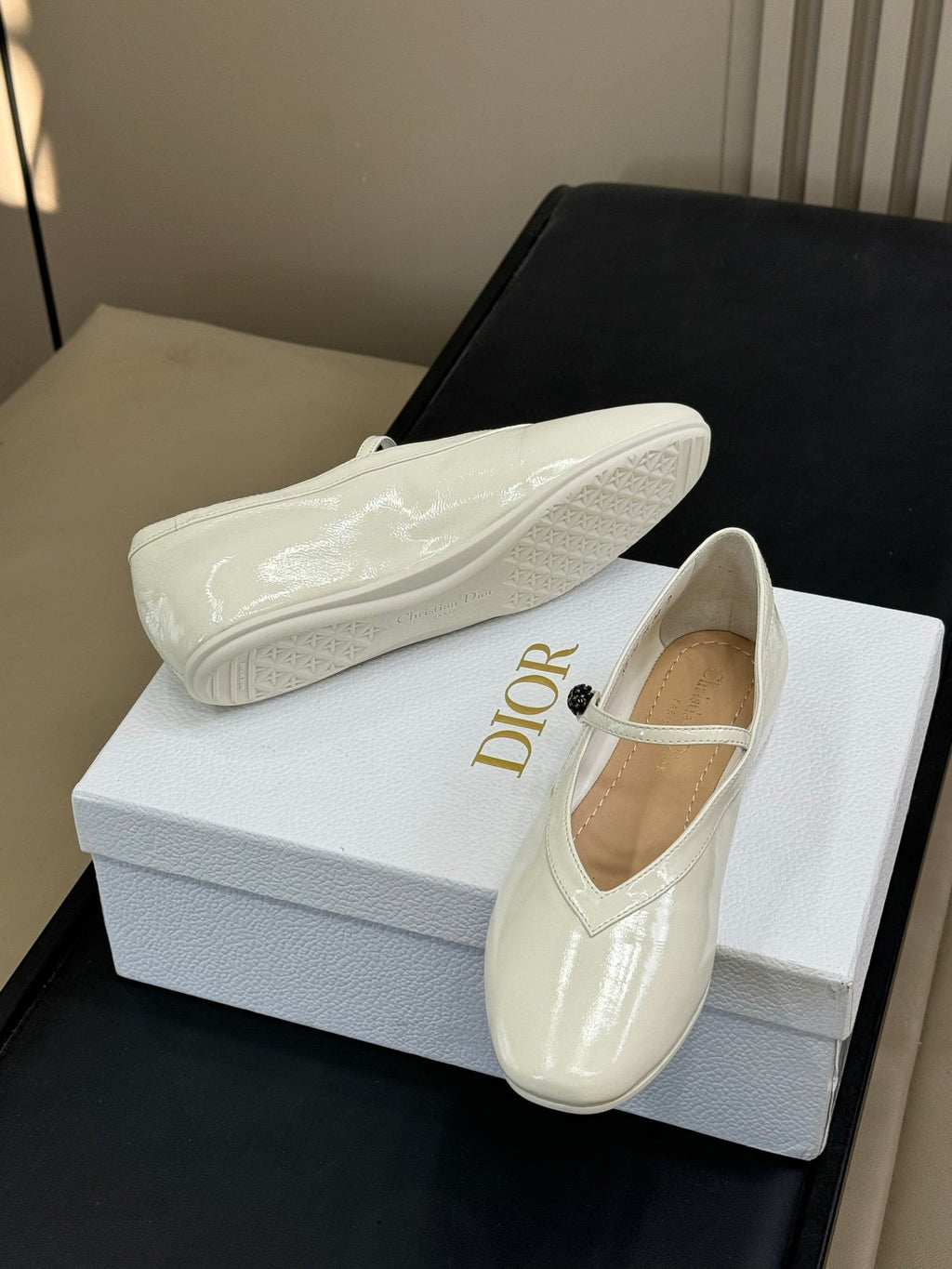CD New Ballet Flat White Cream Patent Leather 561790
