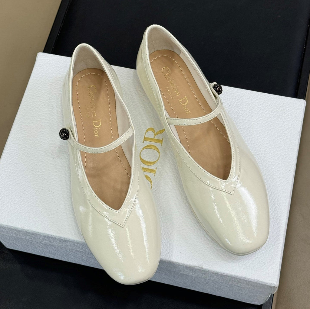 CD New Ballet Flat White Cream Patent Leather 561790
