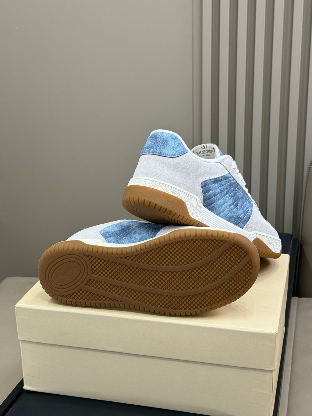 VT 2025 Sneaker Blue White Suede Calfskin 548582