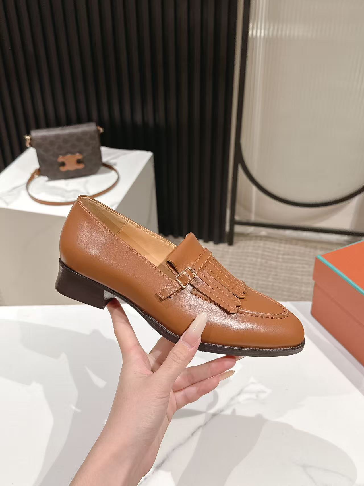 LP Pennan Fringe Burnt Clay Cowhide 564801