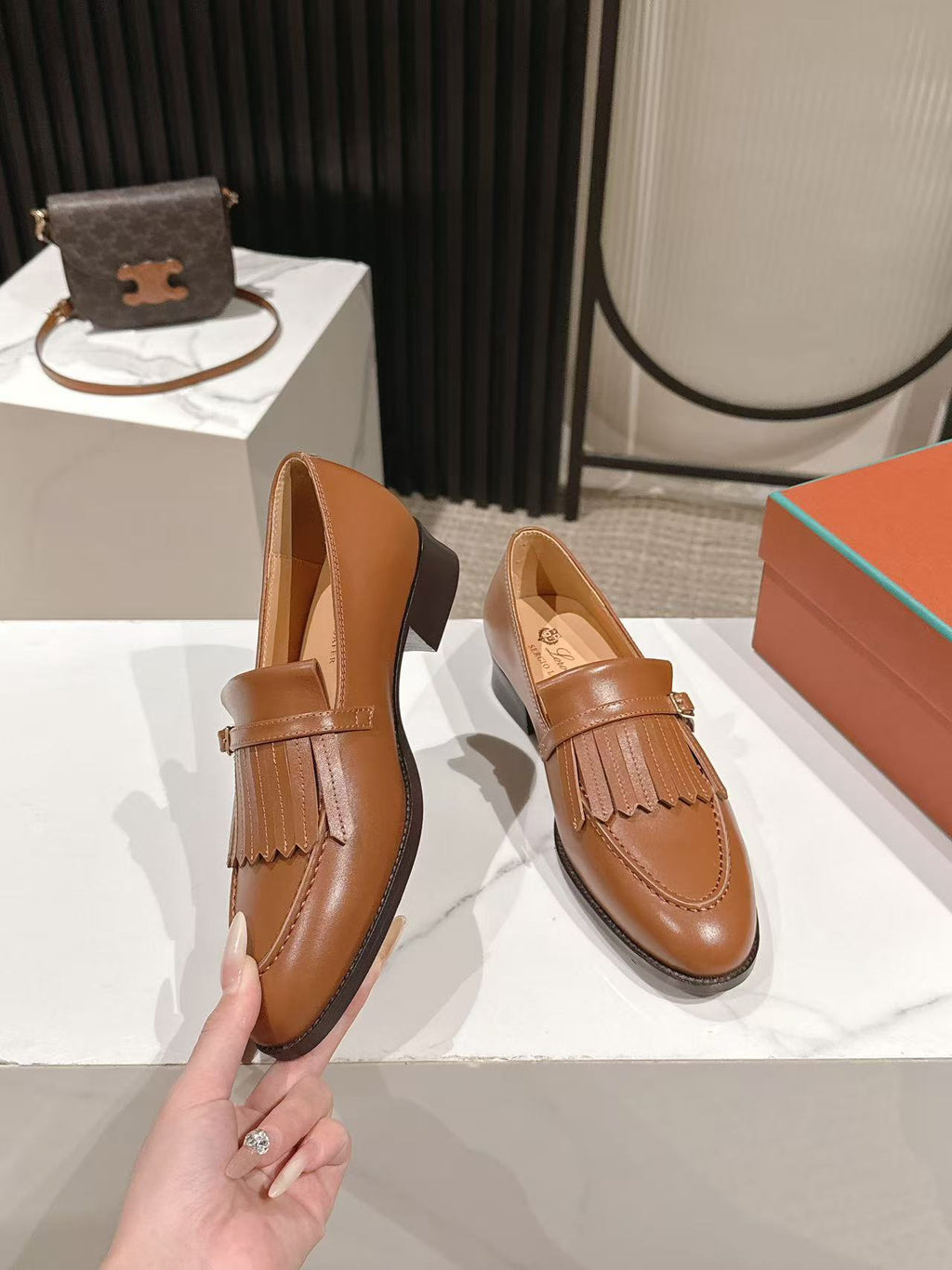 LP Pennan Fringe Burnt Clay Cowhide 564801