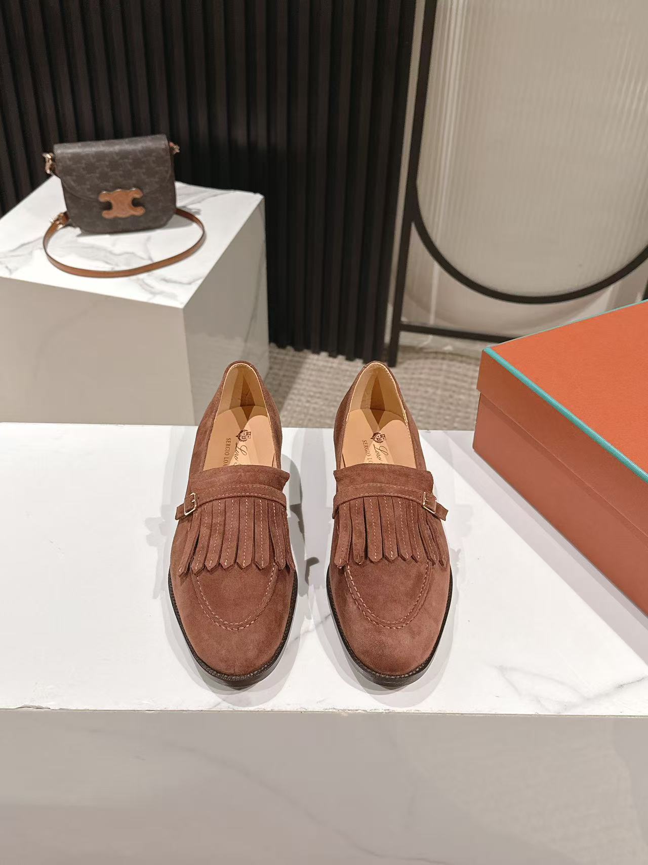 LP Pennan Fringe Burnt Clay Suede 564802