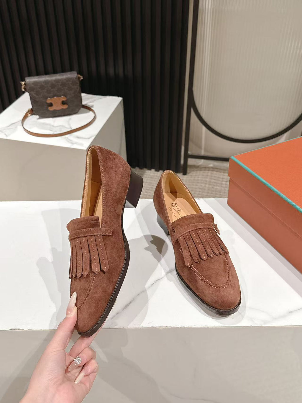 LP Pennan Fringe Burnt Clay Suede 564802