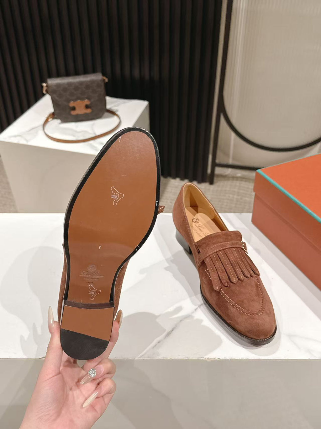 LP Pennan Fringe Burnt Clay Suede 564802