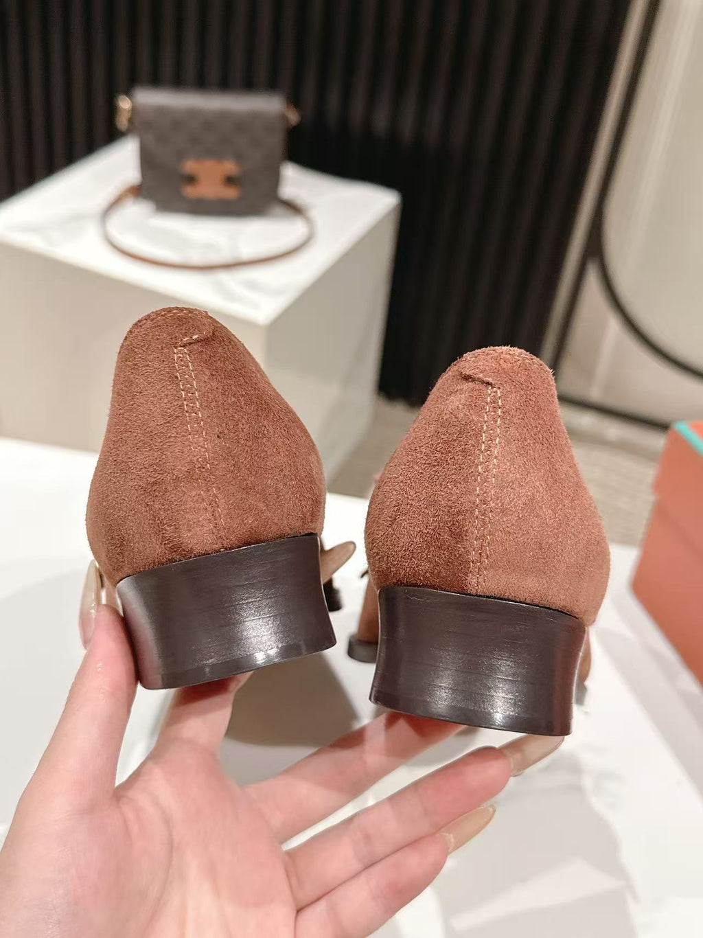 LP Pennan Fringe Burnt Clay Suede 564802