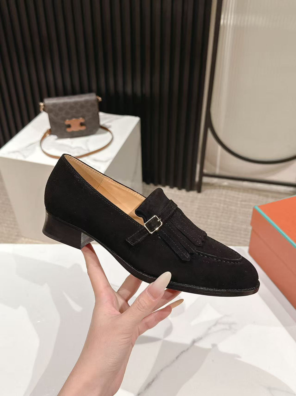 LP Pennan Fringe Black Suede 564803