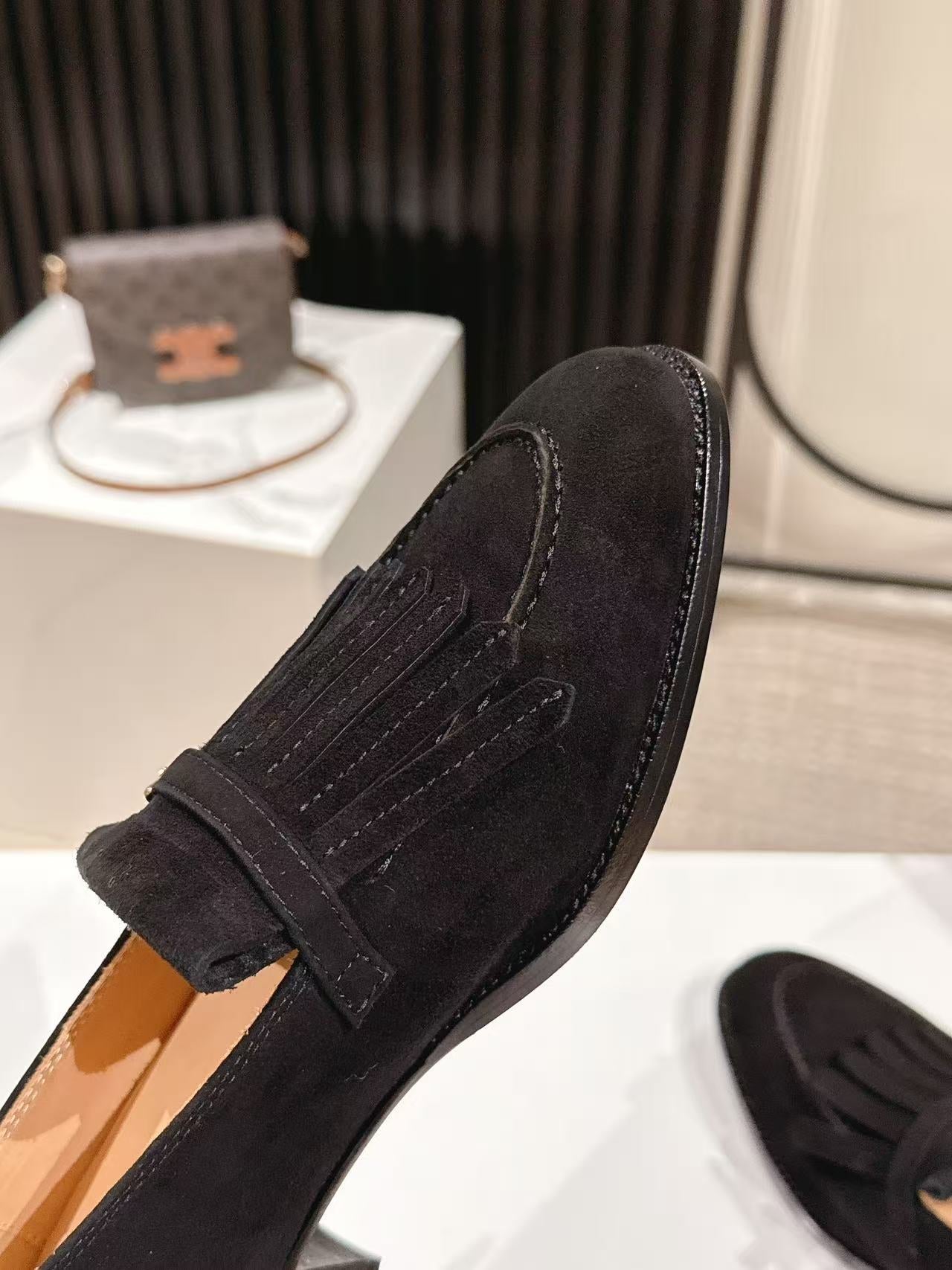 LP Pennan Fringe Black Suede 564803