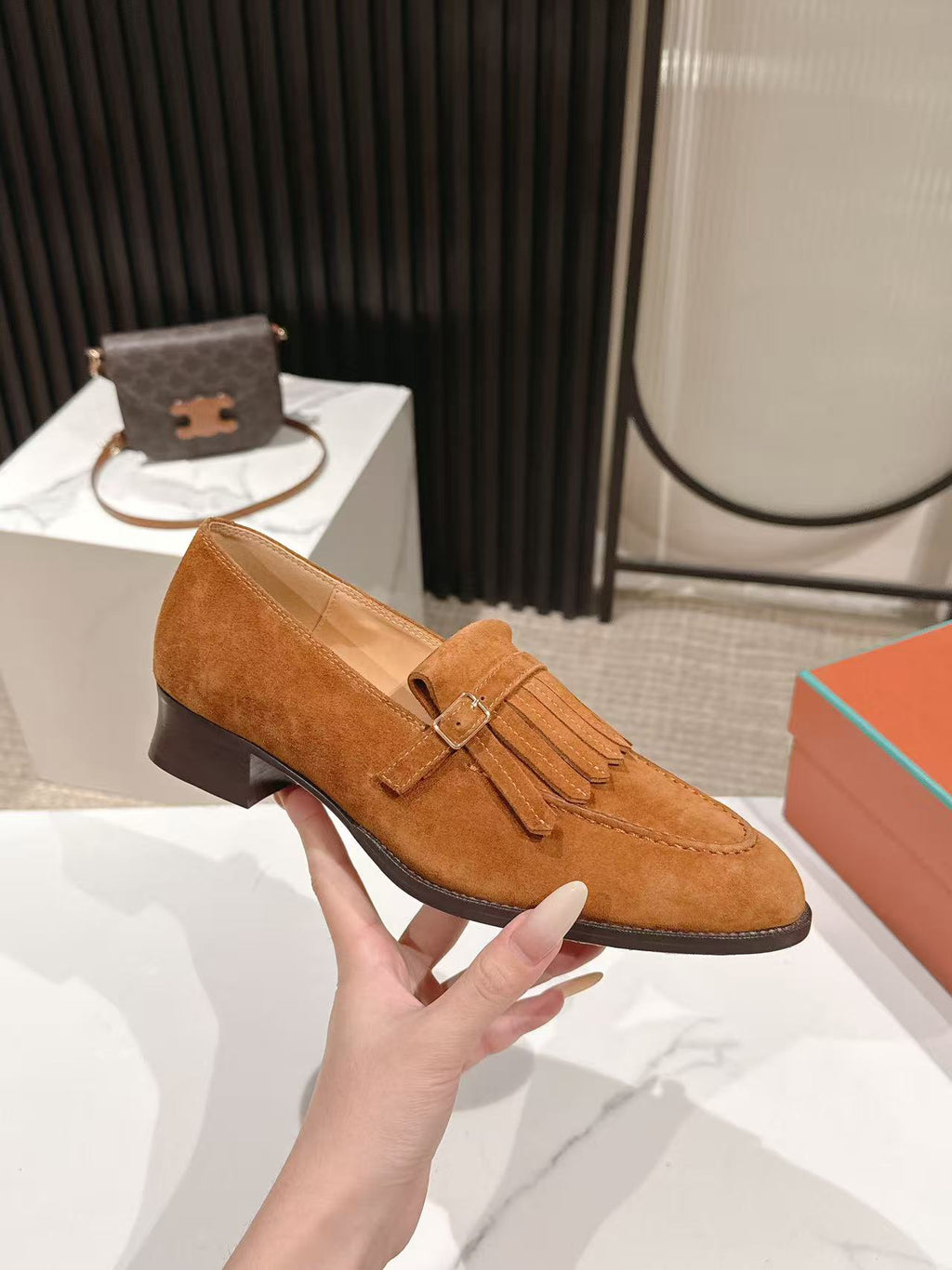 LP Pennan Fringe Brown Suede 564805