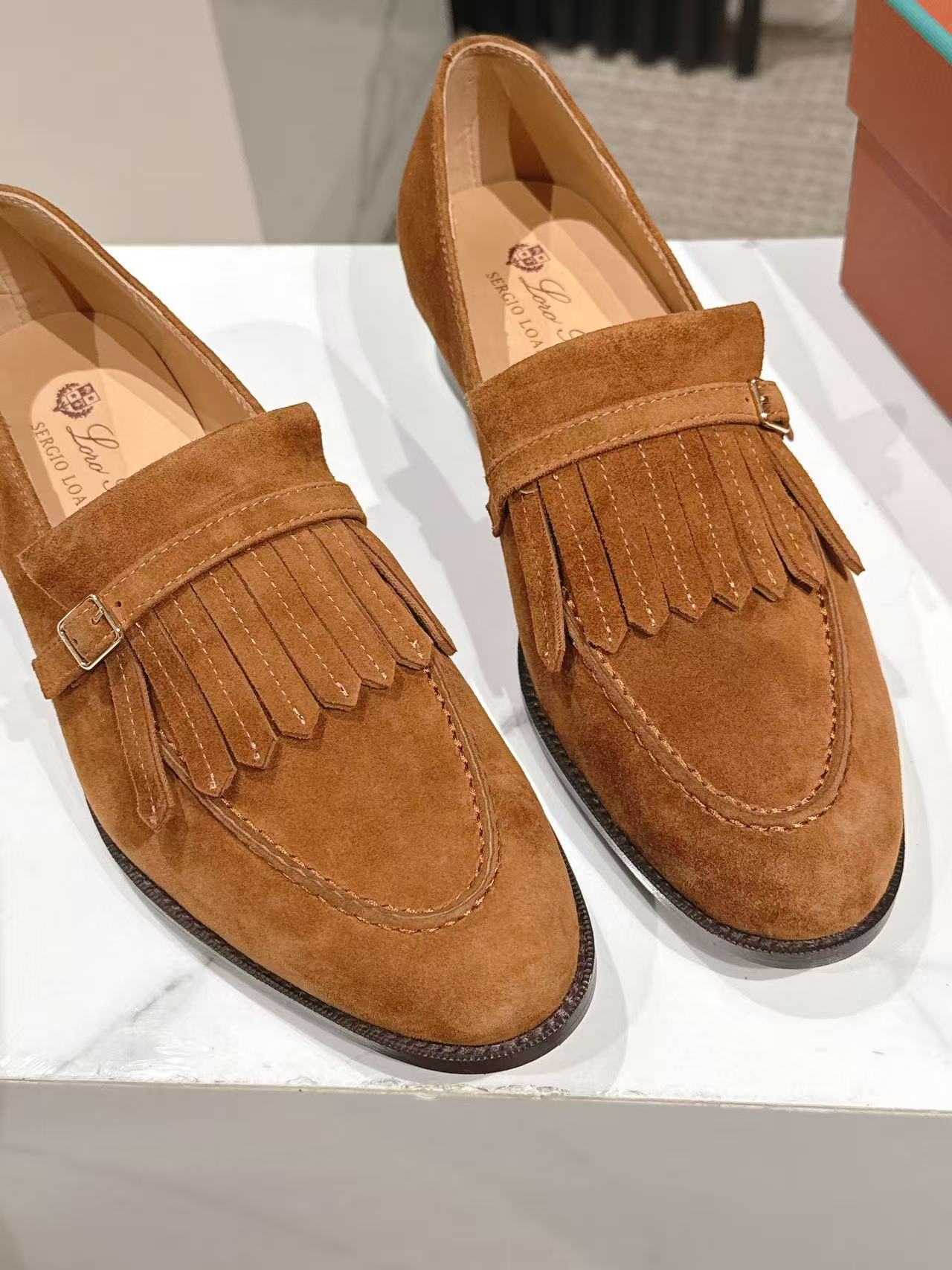 LP Pennan Fringe Brown Suede 564805