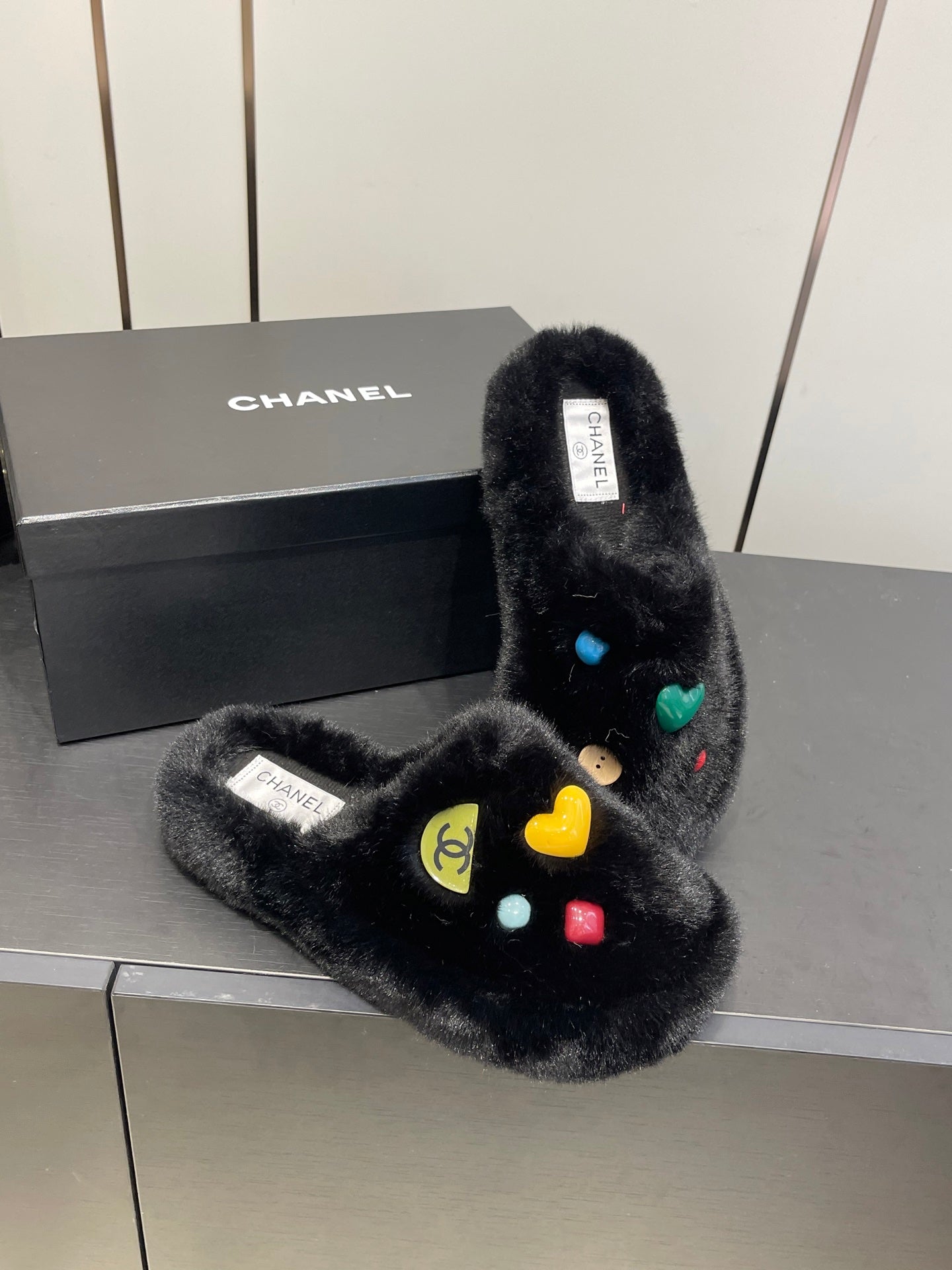 CC Double C Furry Slippers Black Fur 554698