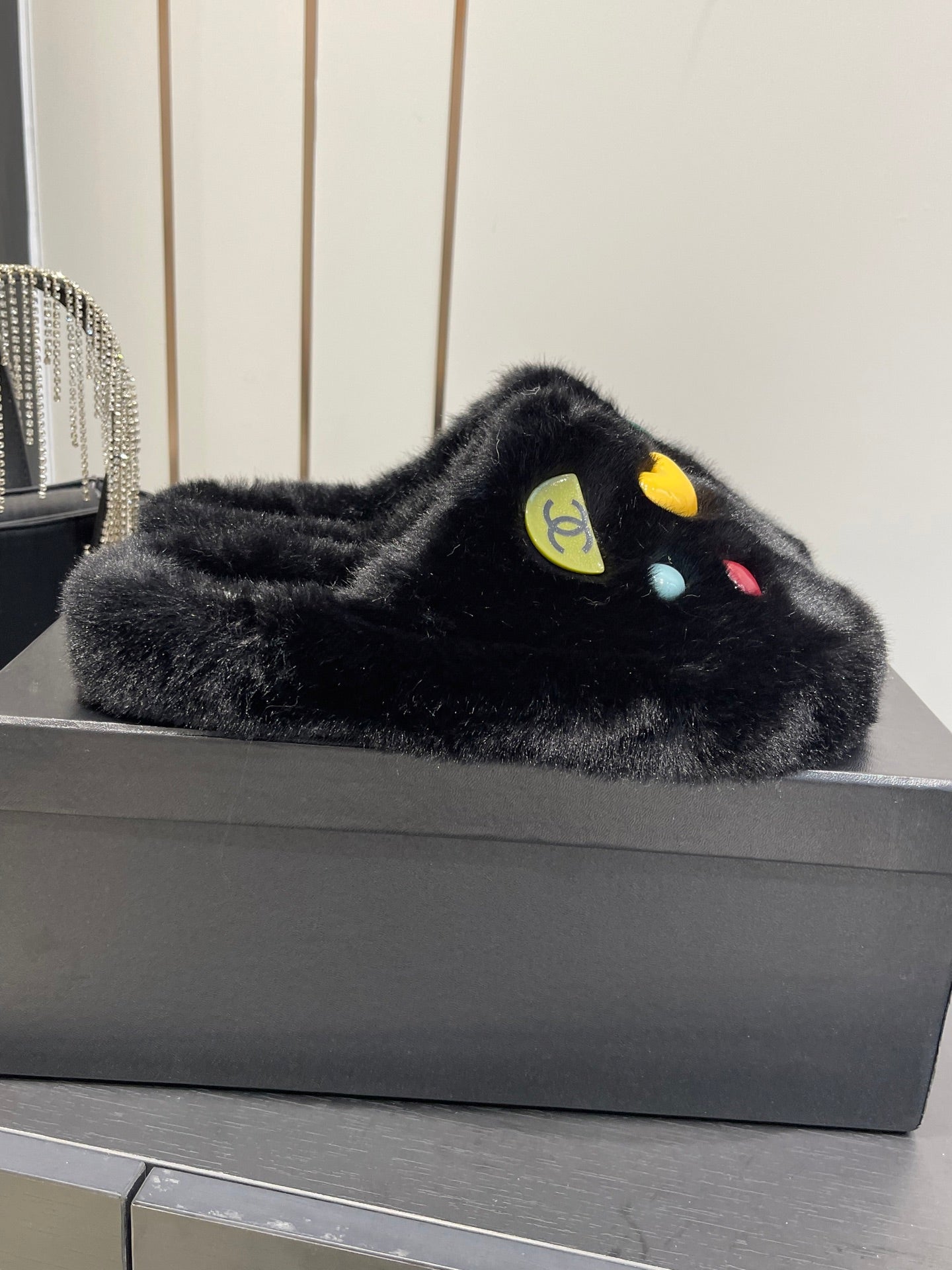 CC Double C Furry Slippers Black Fur 554698