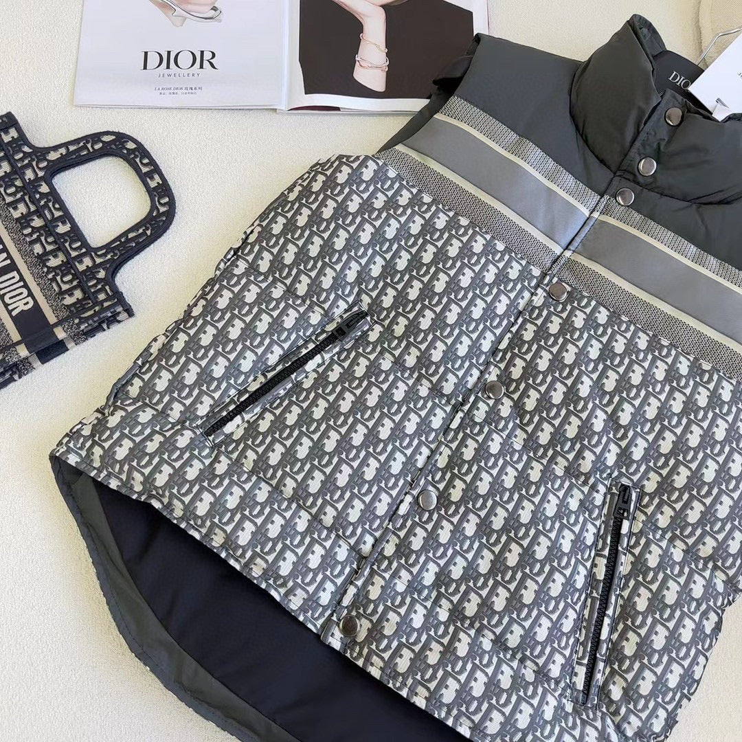 CD 25 Sleeveless Vest Gray Black Down Polyester 319280