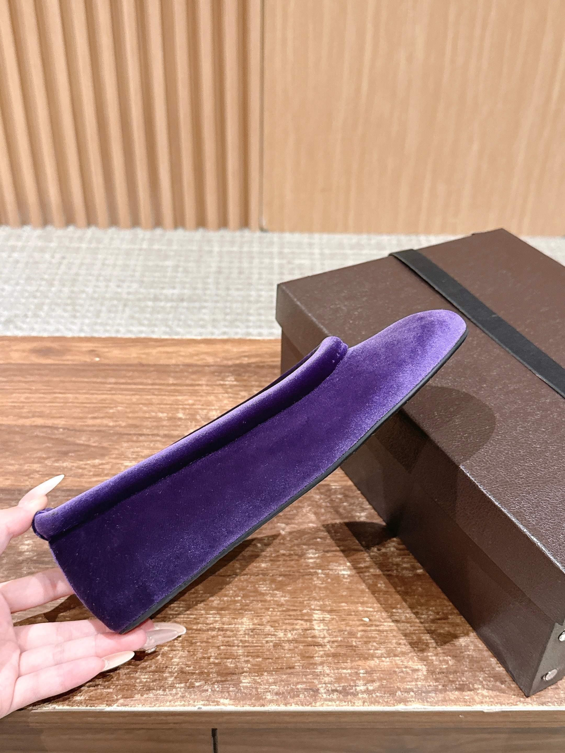 Alaia 2025 Ballet Flat Purple Velvet 553859