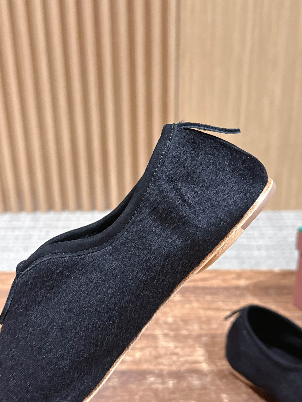 LP Floaty Embroidered Flats Loafer Black Suede 553988