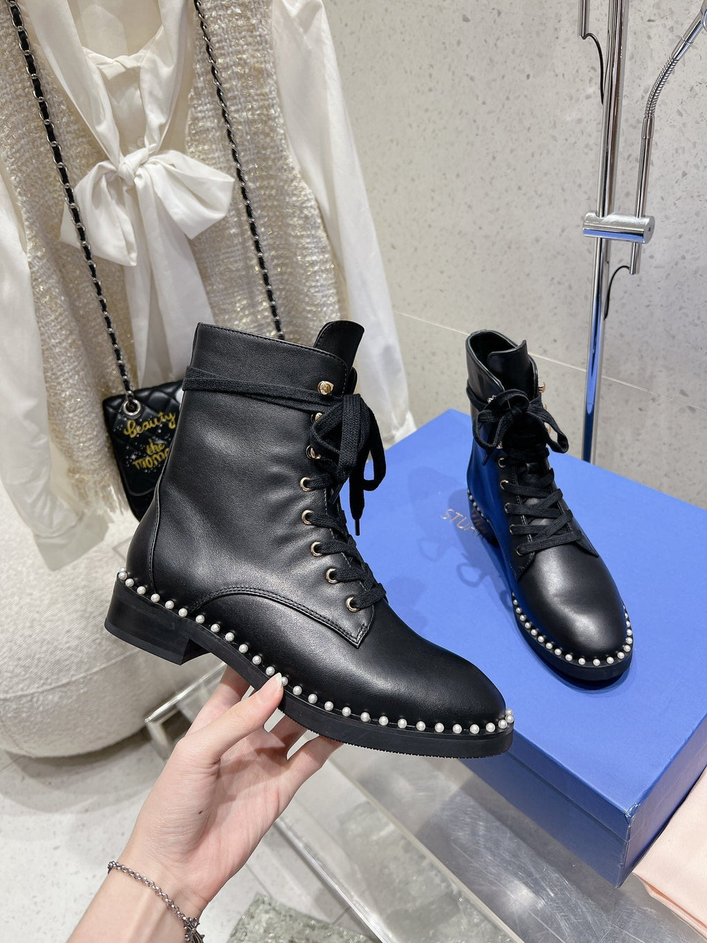 SW Mckenzee Boot with Pearl Chain Black Leather 554361