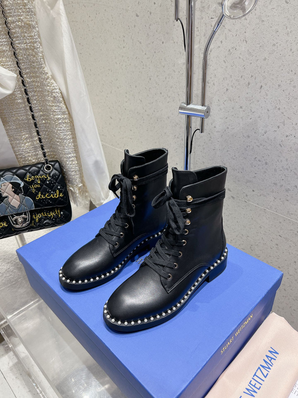 SW Mckenzee Boot with Pearl Chain Black Leather 554361