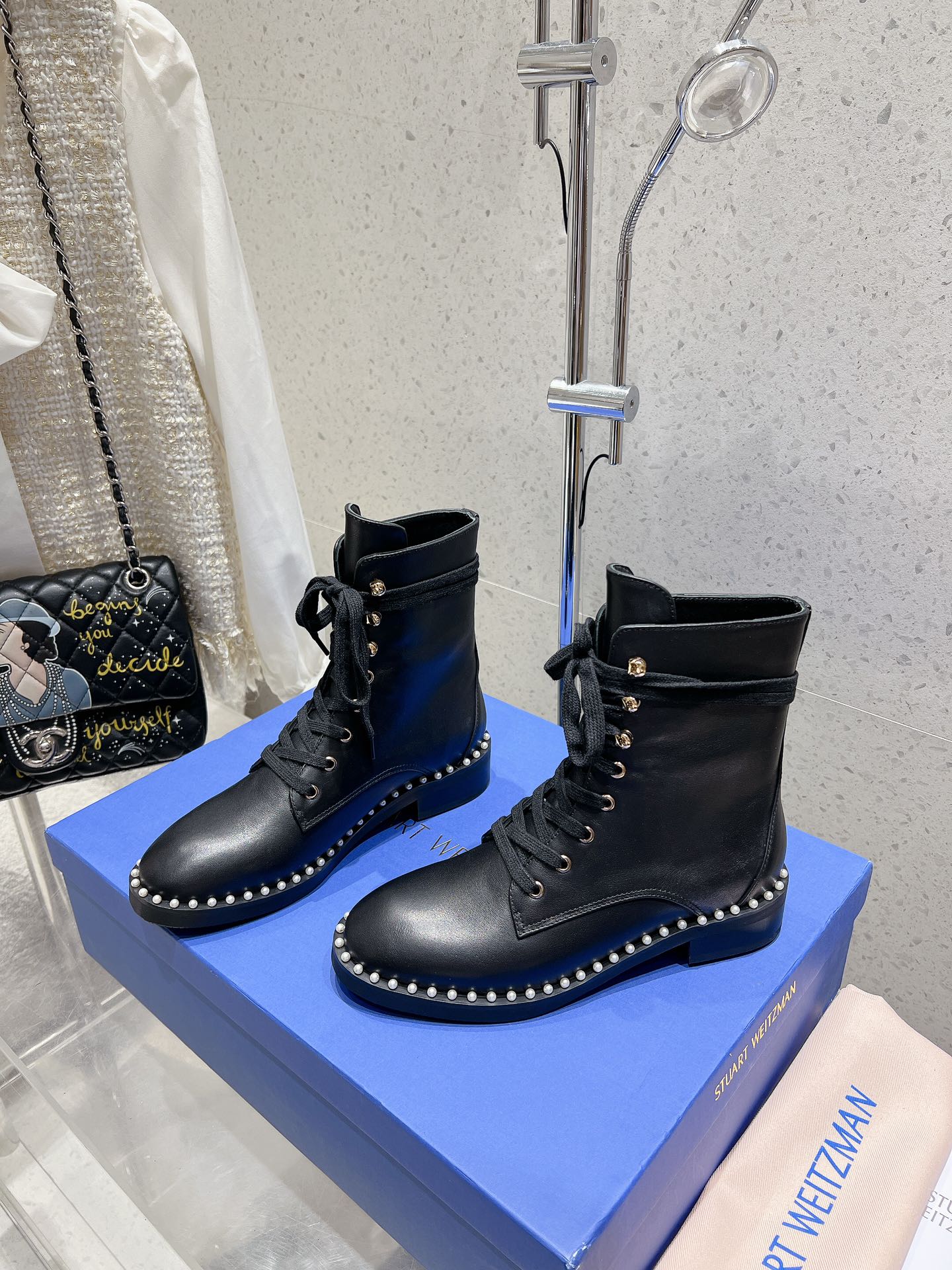 SW Mckenzee Boot with Pearl Chain Black Leather 554361