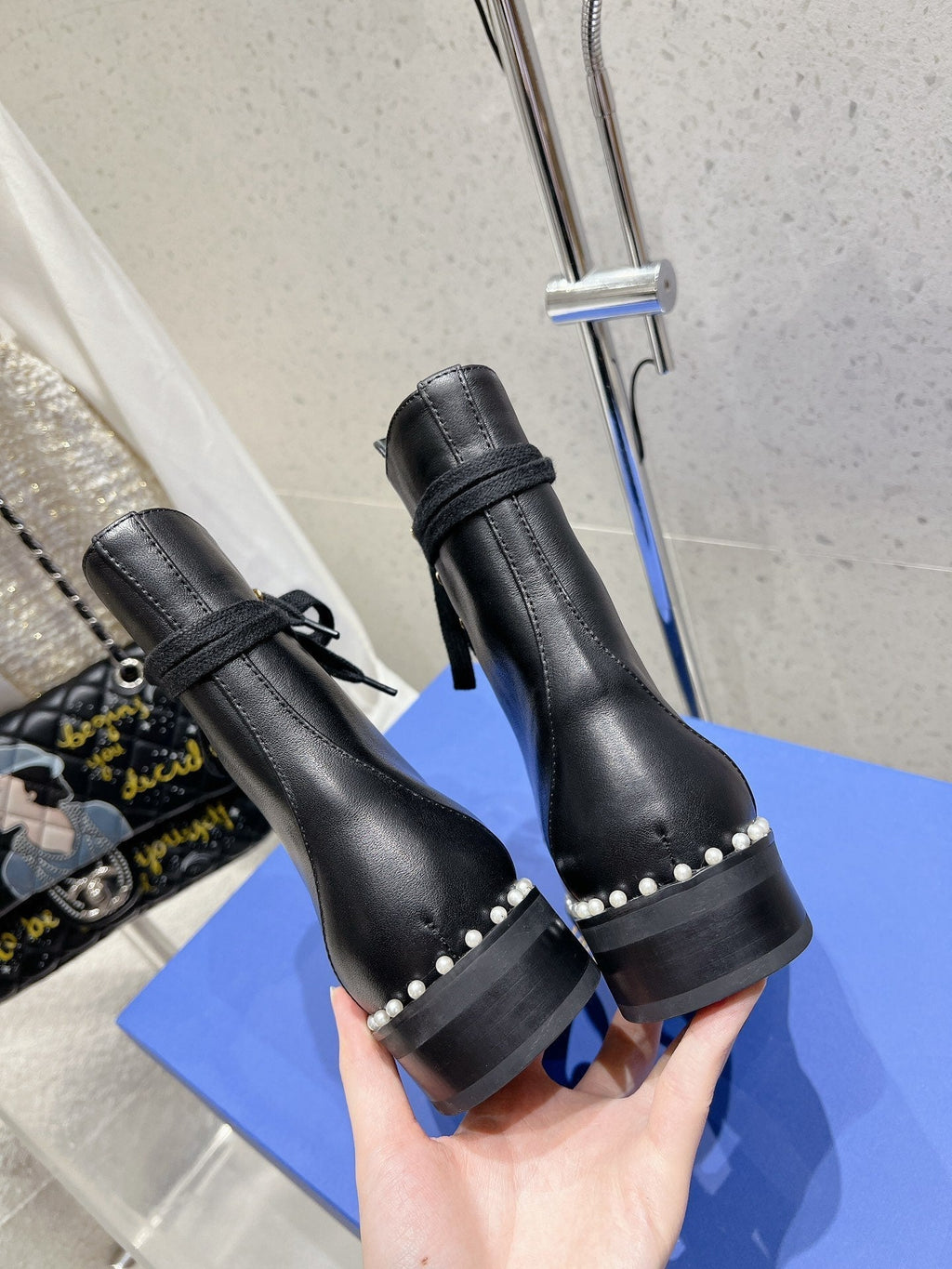 SW Mckenzee Boot with Pearl Chain Black Leather 554361