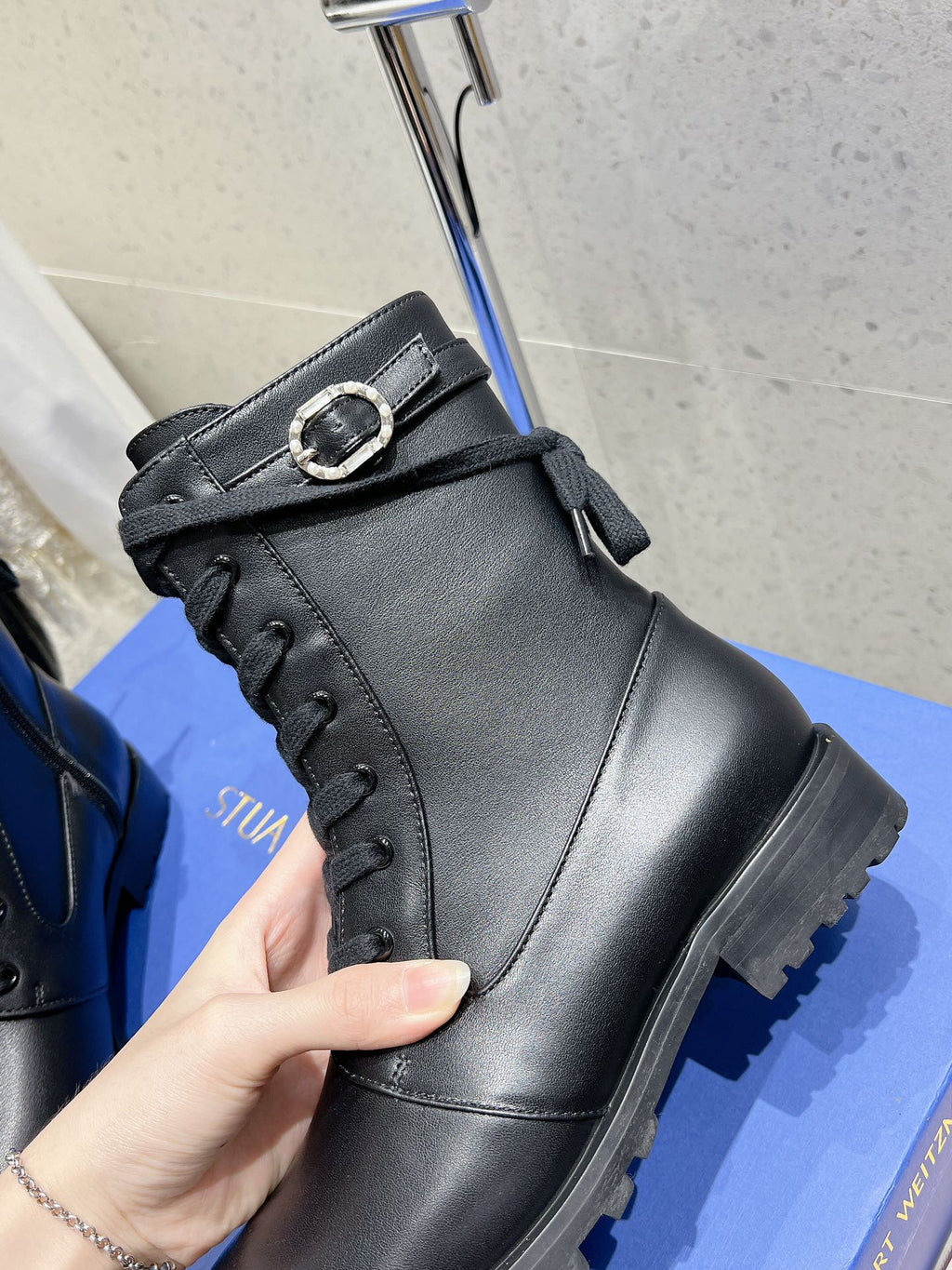 SW Mckenzee Boot with Buckle Black Leather 554362