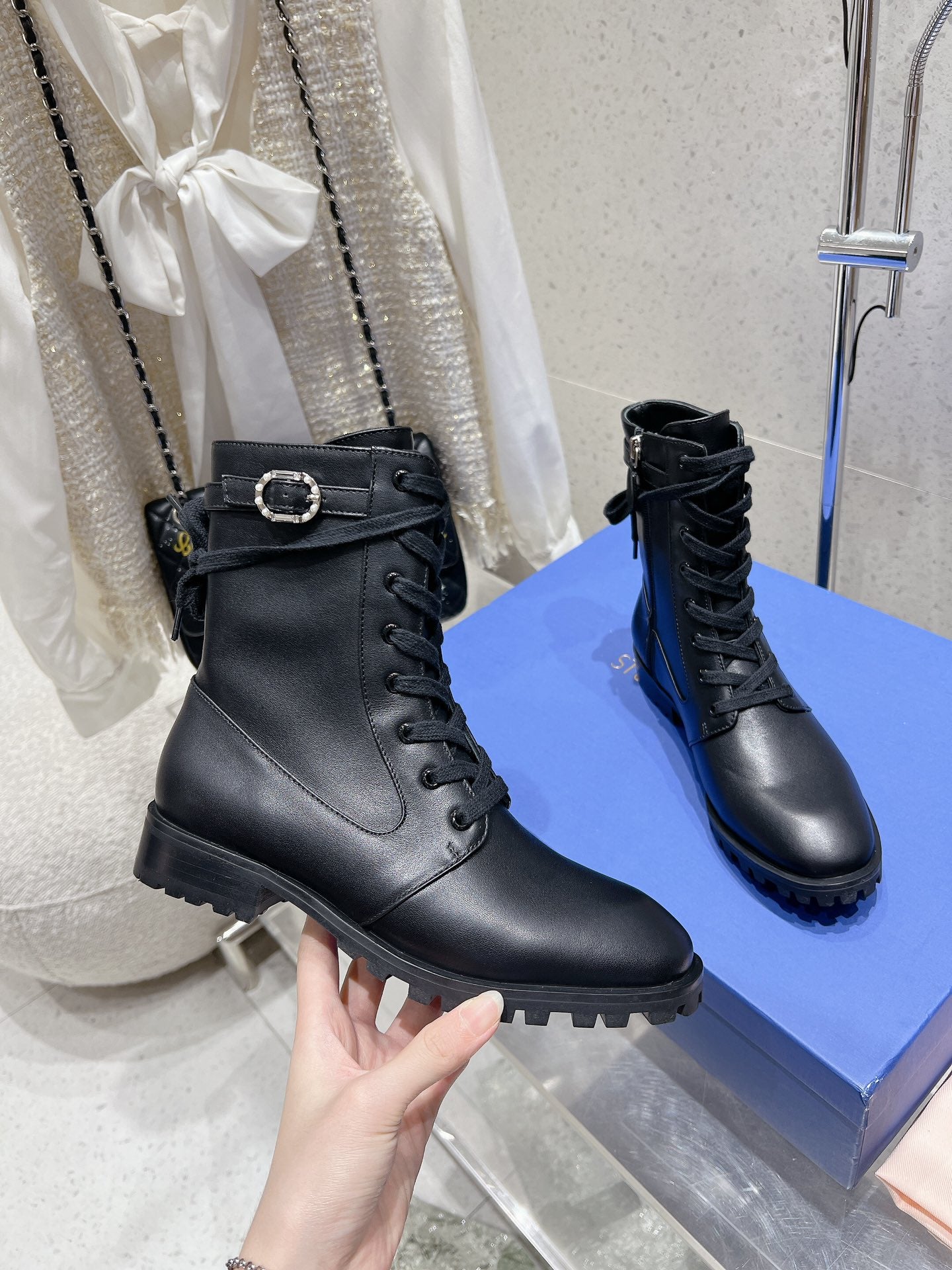 SW Mckenzee Boot with Buckle Black Leather 554362