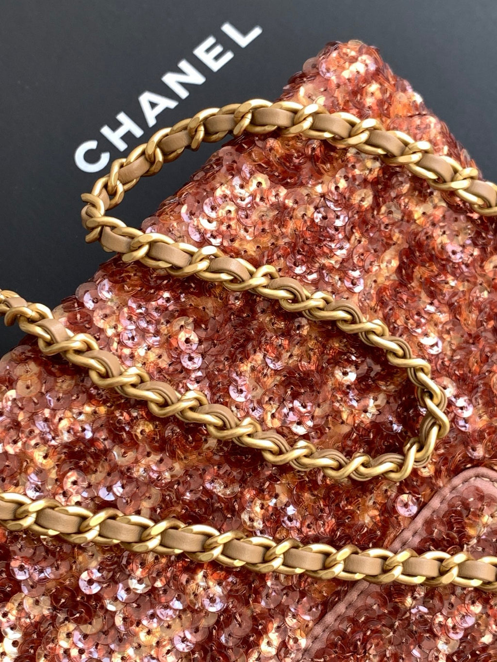 Chanel 2025 Kelly Bag 19cm Pinkish-brown Sequin Leather 319629