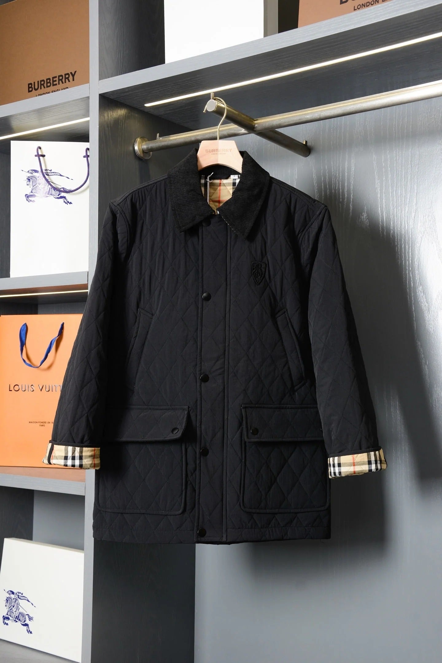 BURBERRY 25S QUILTED JACKET 235
