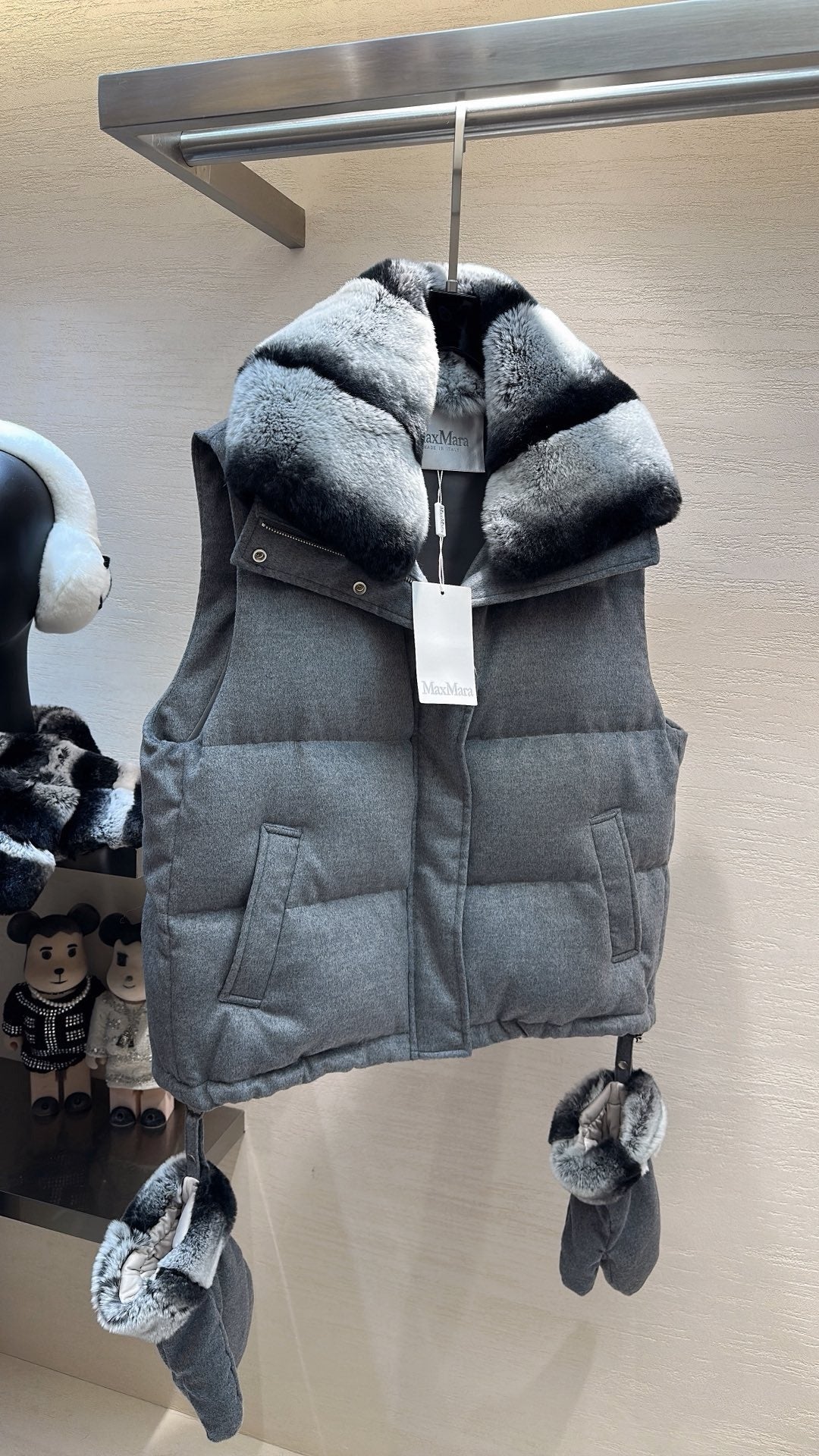 MAX MARA 25S VEST WITH RABBIT FUR COLLAR 058