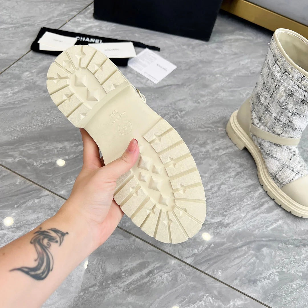 CHANEL 25S MID-CALF BOOTS 45MM IN BEIGE CALFSKIN AND WHITE TWEED GOLD HARDWRE