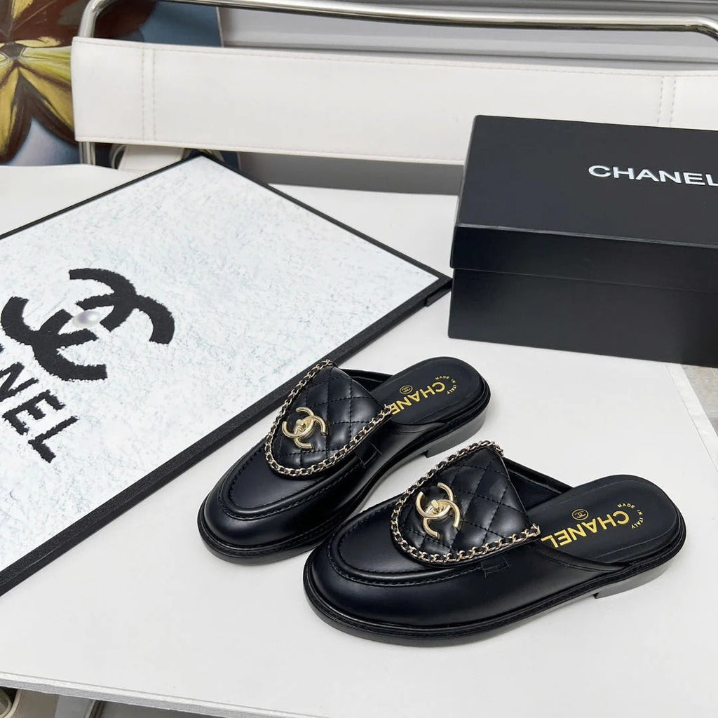 CHANEL 25S MULES WITH CHAIN DETAIL IN BLACK CALFSKIN GOLD HARDWRE