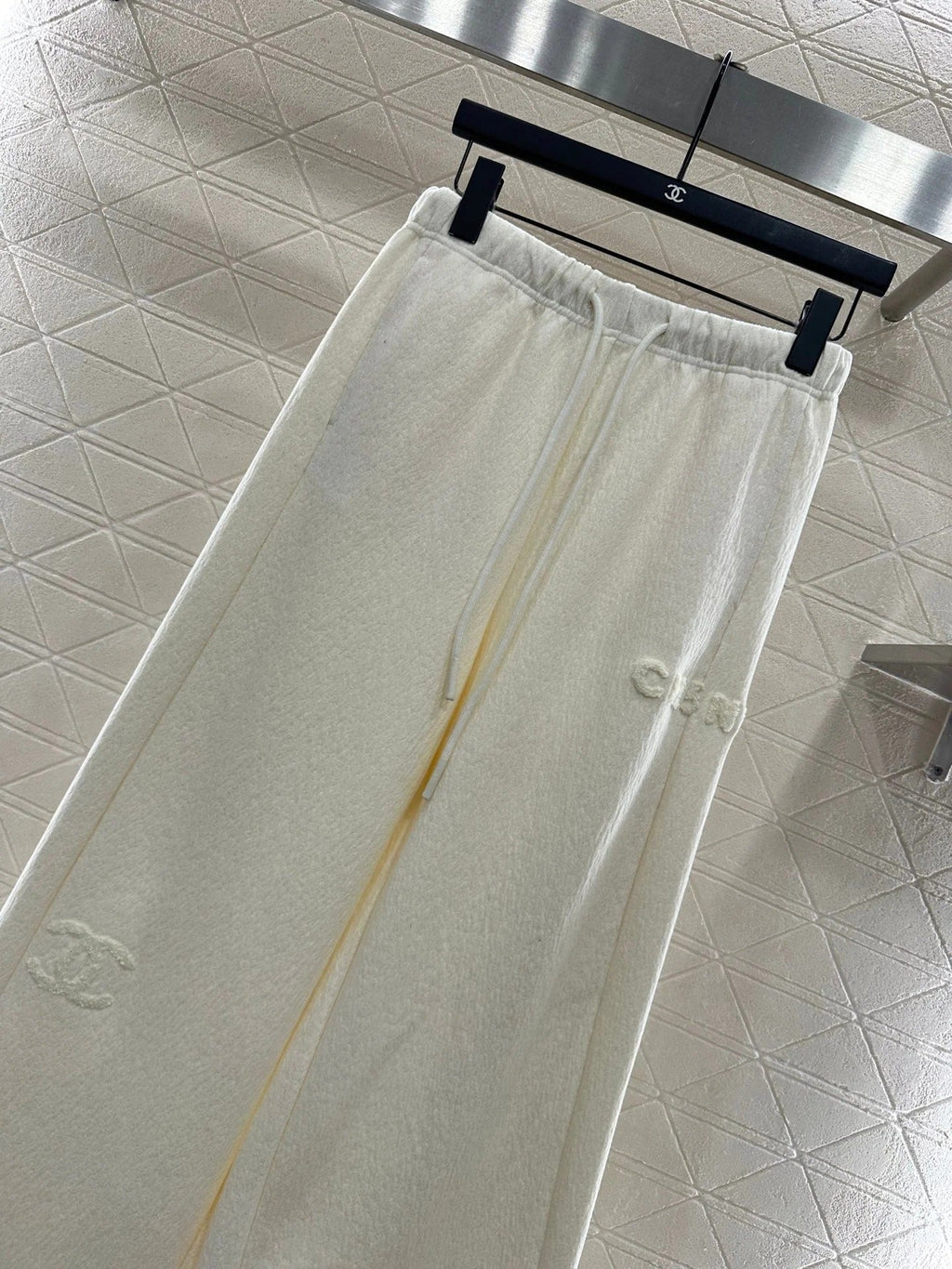 CHANEL 25S HIGH-WAISTED WIDE-LEG PANTS 306