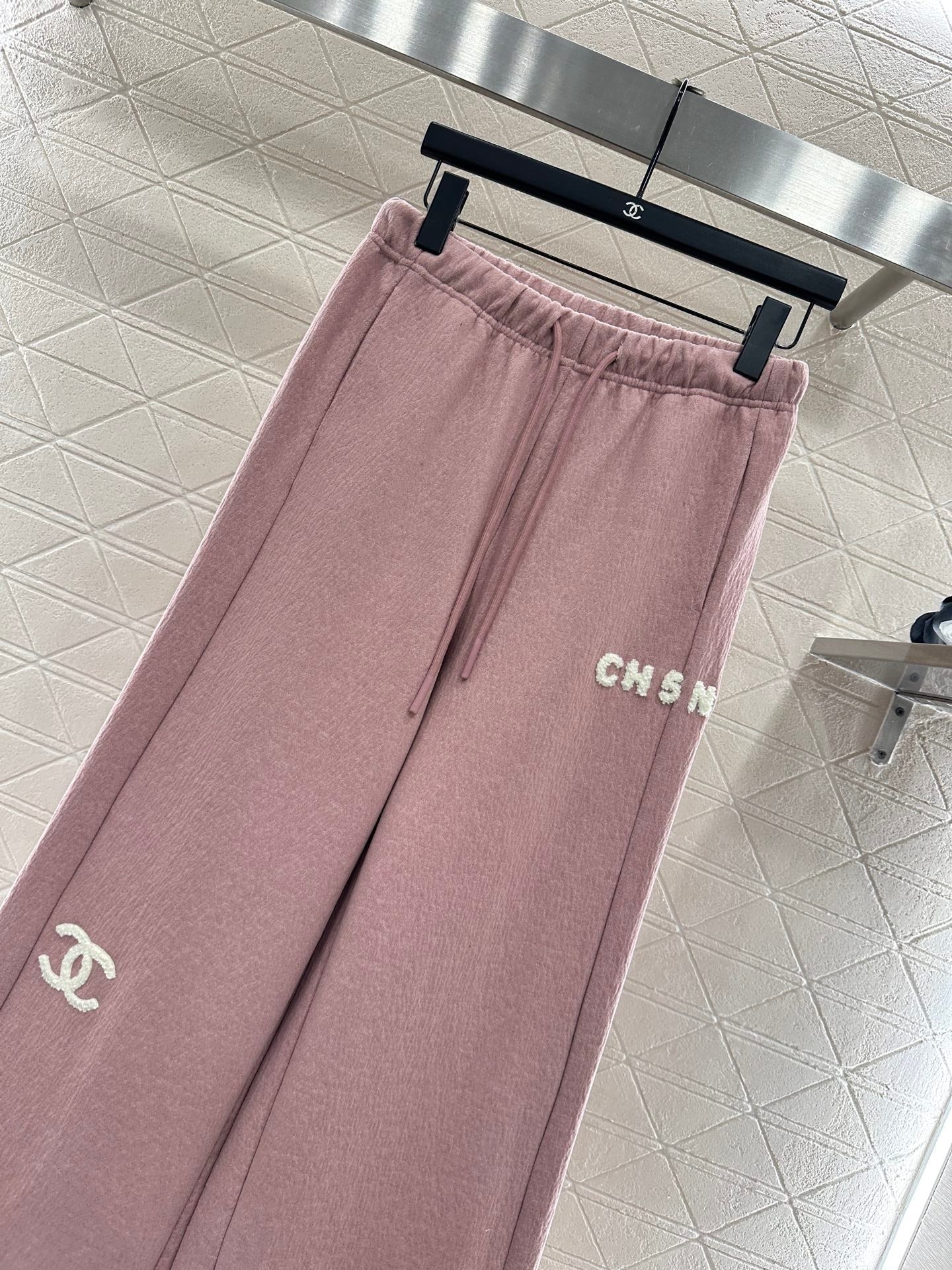 CHANEL 25S HIGH-WAISTED WIDE-LEG PANTS 305