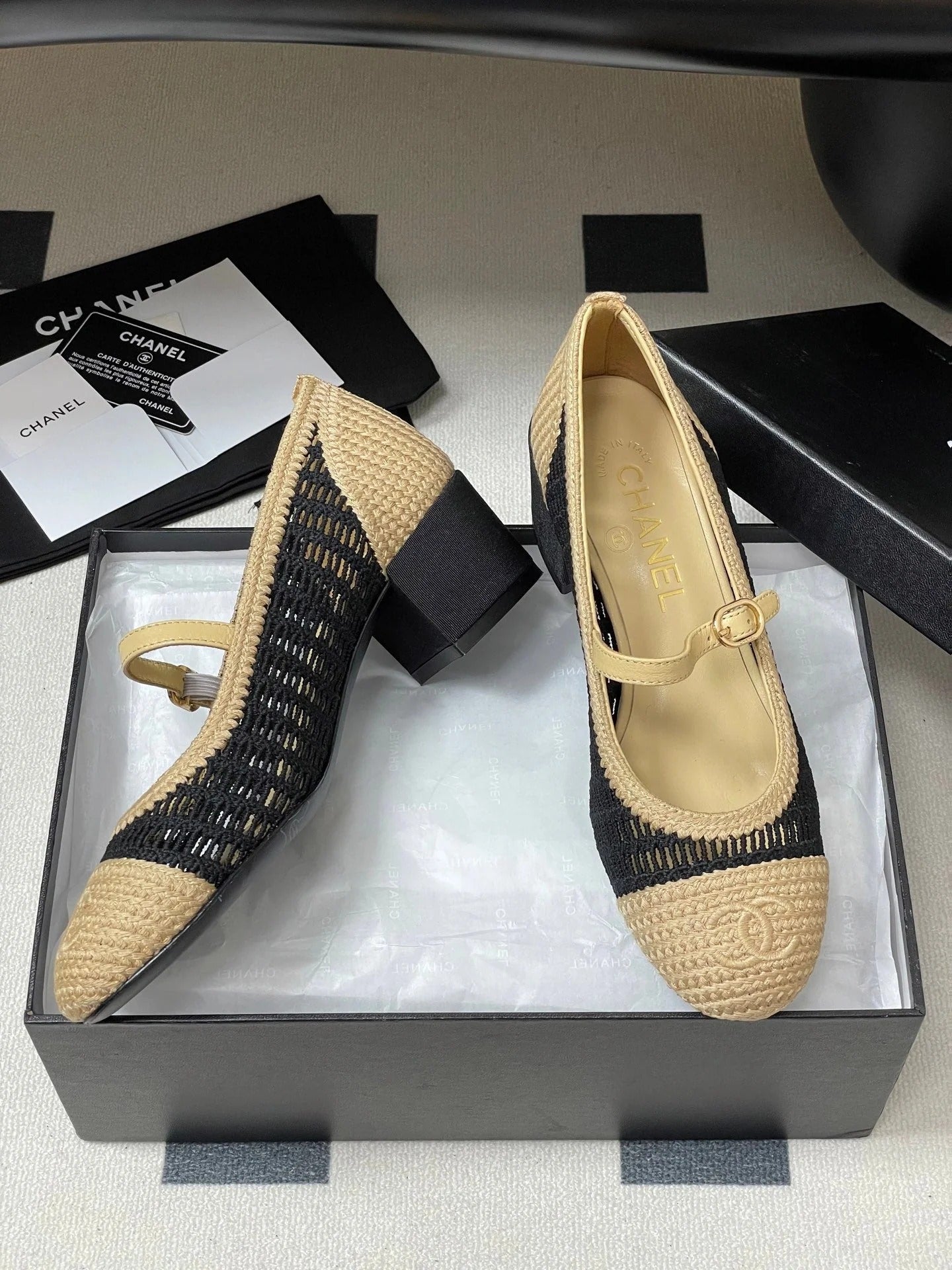 HIGH BALLET MARY JANE 50MM IN NATURAL BEIGE AND BLACK RAFFIA