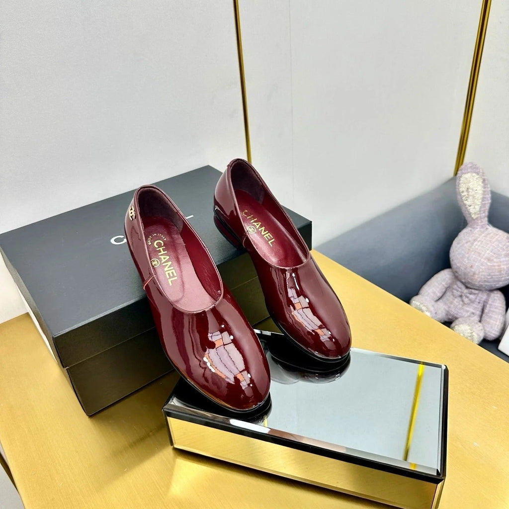 CC SIMPLE FLATS 25S IN DARK RED GLOSSY LEATHER