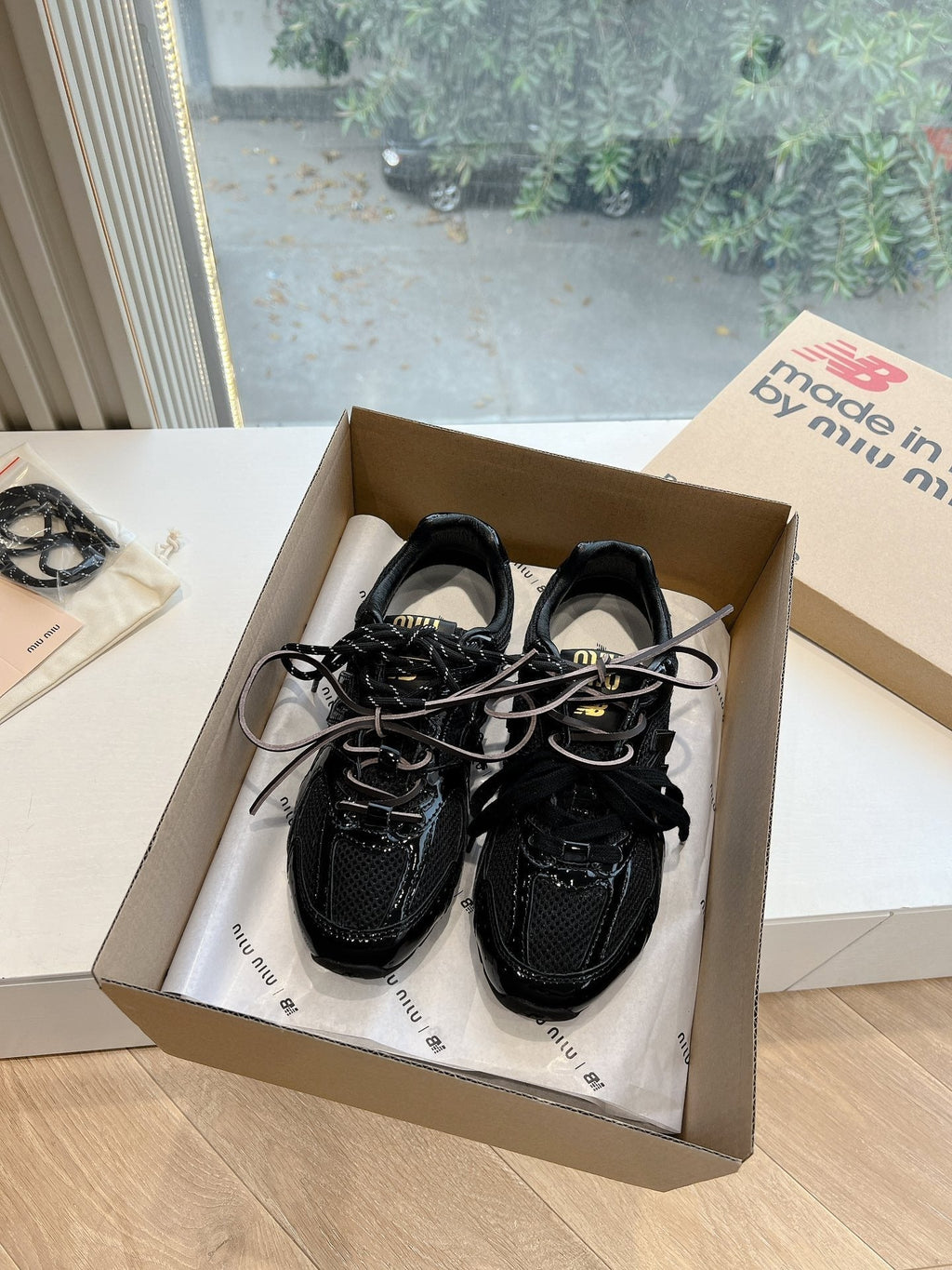 Miumi x Newbalance Sneaker Black Mesh Patent Leather
